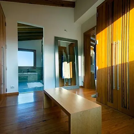 Villa Sleeps 8 With Pool Air Con And Wifi