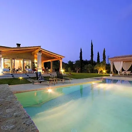Sleeps 8 With Pool Air Con And Wifi Villa