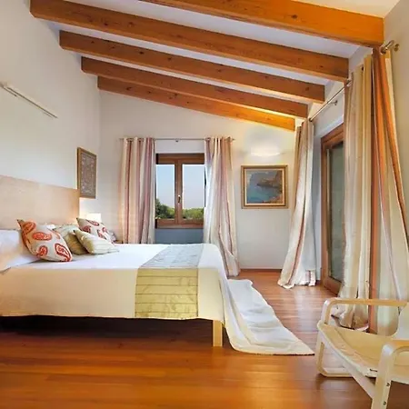 Sleeps 8 With Pool Air Con And Wifi Villa